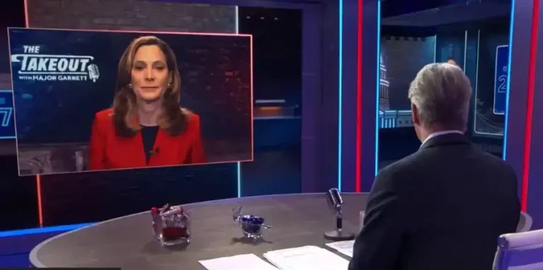 María Elvira Salazar denuncia trato desigual a miles de cubanos con I-220A