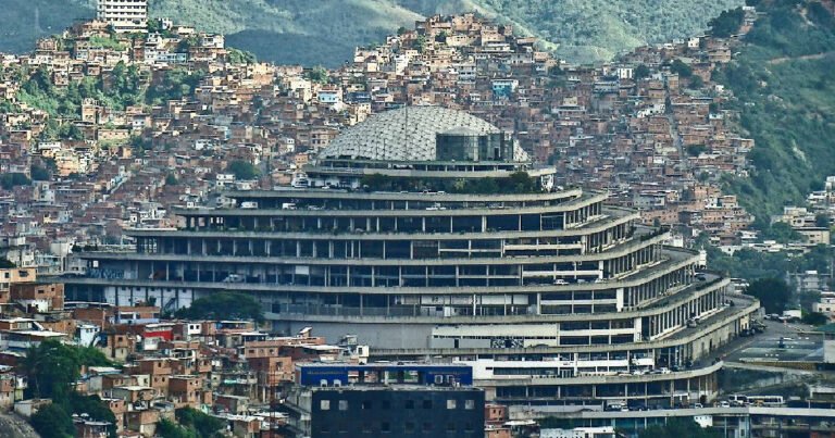 La tierra tembló, pero Venezuela ya estaba rota