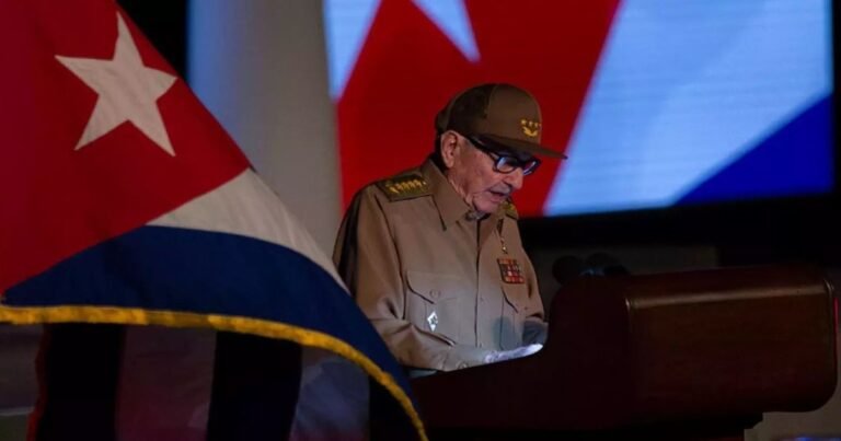 Raúl Castro, de general a reo