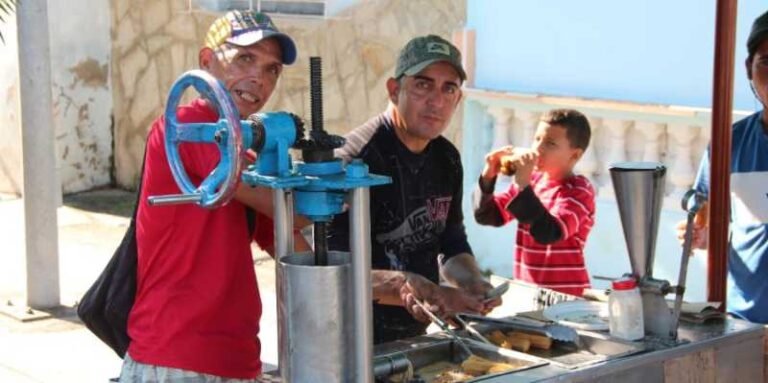 ¿De qué franquicias cubanas habla Díaz-Canel?