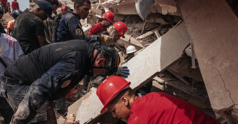 Aumenta a 920 la cifra de fallecidos tras sismos en Venezuela