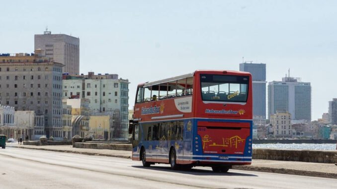 1781825104-cuba-autoriza-agencias-viajes-renta-autos-guias-turisticos-formas-gestion-estatal.jpg