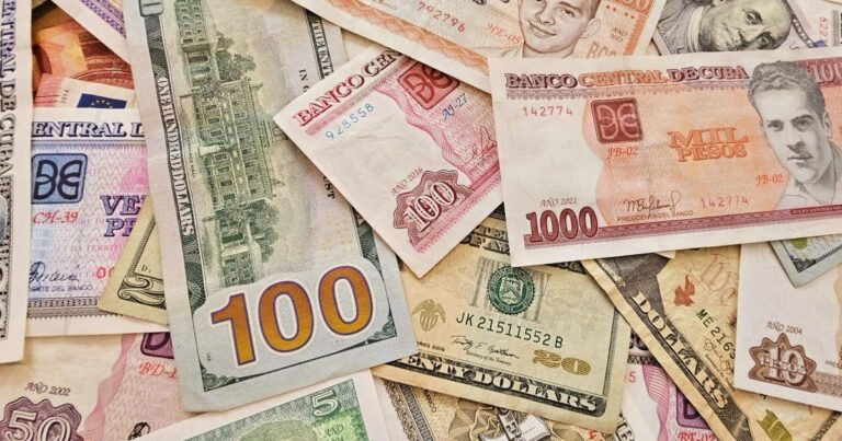 El dólar se acerca los 700 pesos