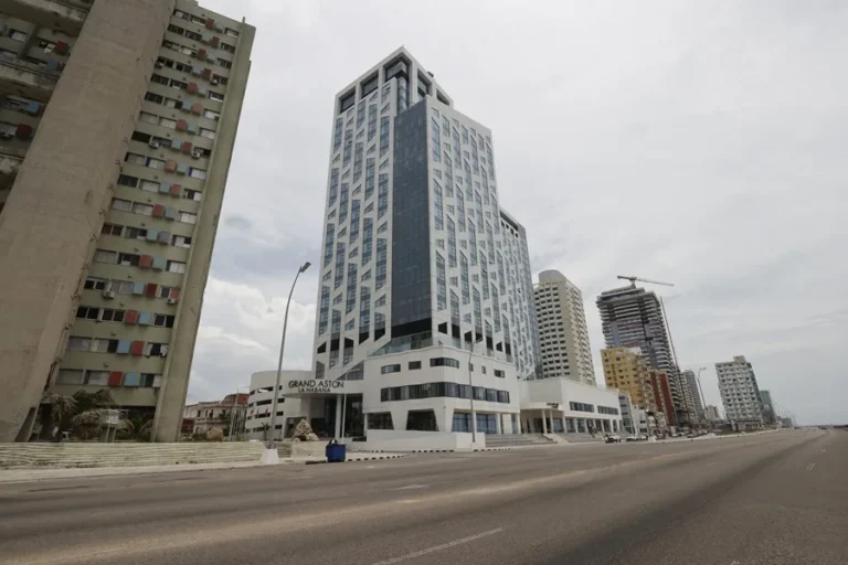 El derrumbe del turismo en Cuba golpea a hoteles y privados