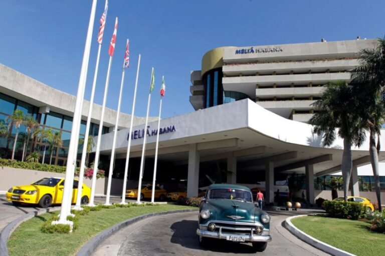 Empresas españolas aceleran su salida de Cuba